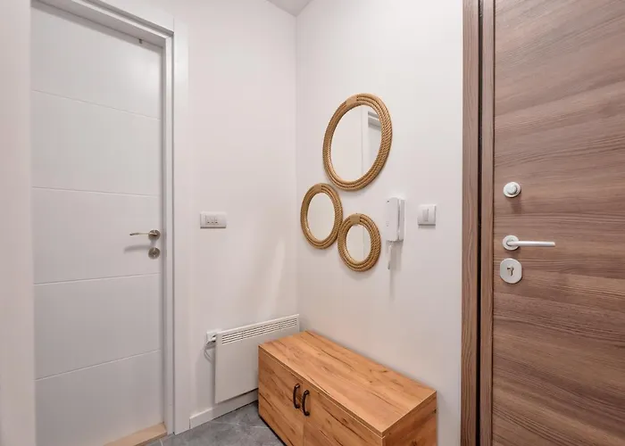 Let's Hide Apartman *