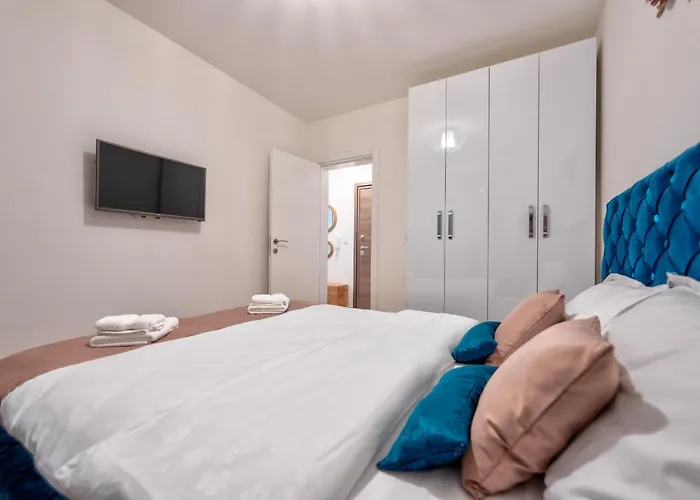 Apartman Let's Hide *